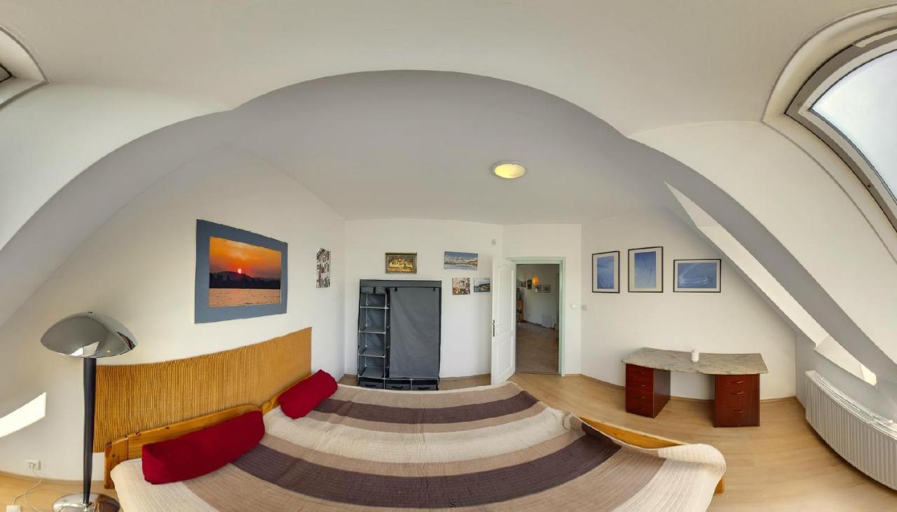 Hotel Highway House à Kecskemét Extérieur photo