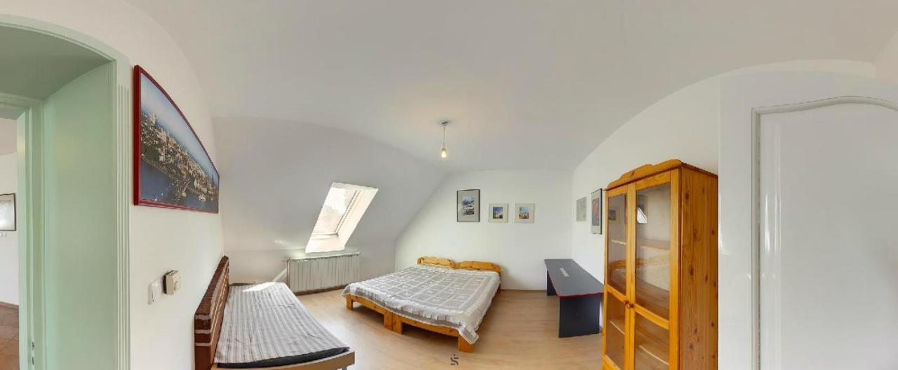 Hotel Highway House à Kecskemét Extérieur photo
