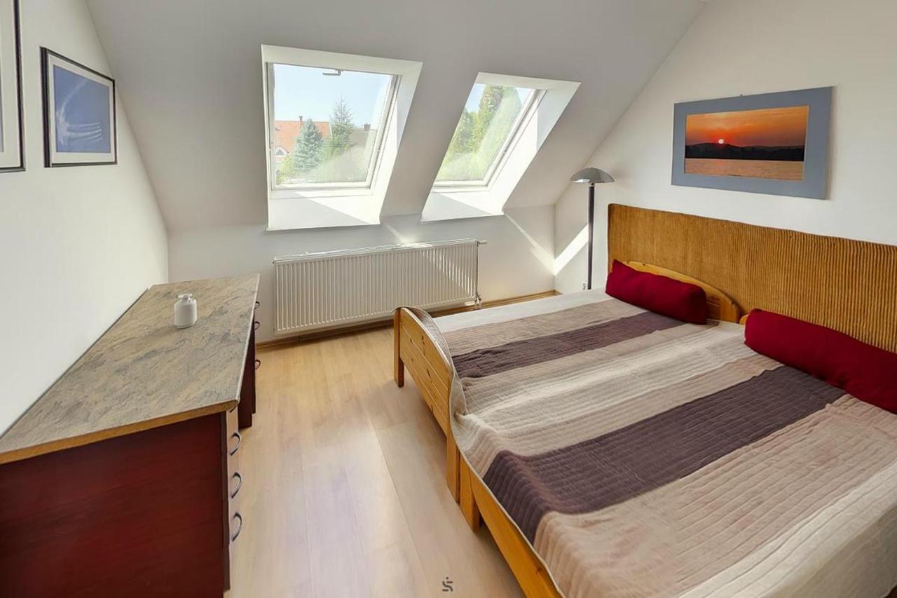 Hotel Highway House à Kecskemét Extérieur photo